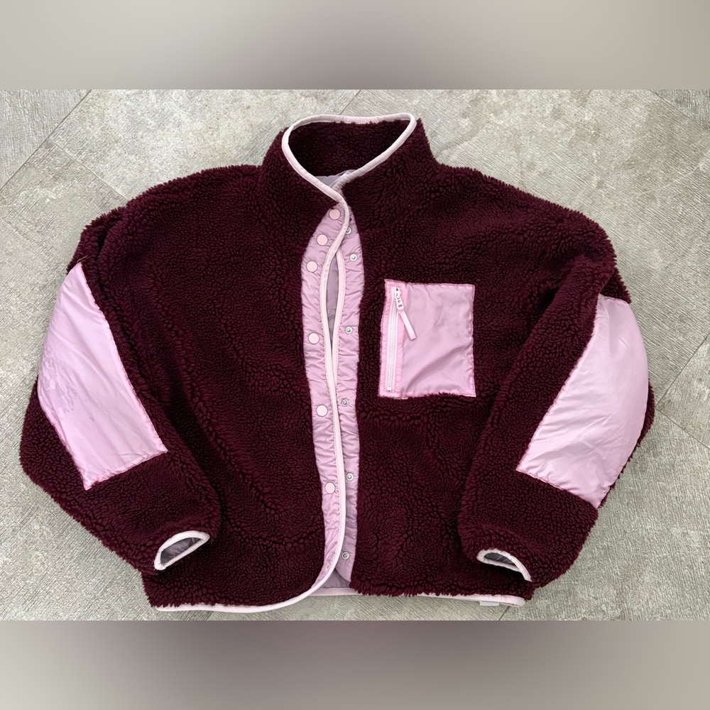 Fabletic’s Woman’s Sherpa Jacket